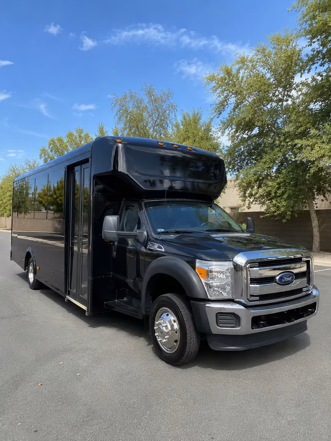 akron party bus rentals for lock 3 live and downtown concert nights